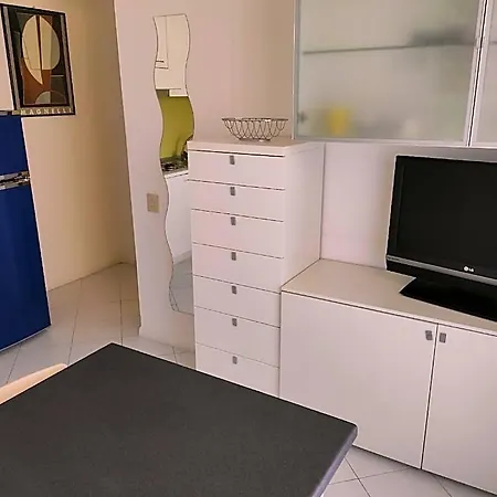 Hotel Modern Flat In A Quiet Area Near The