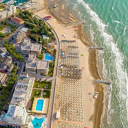 Modern Flat In A Quiet Area Near The Hotel Lignano Sabbiadoro